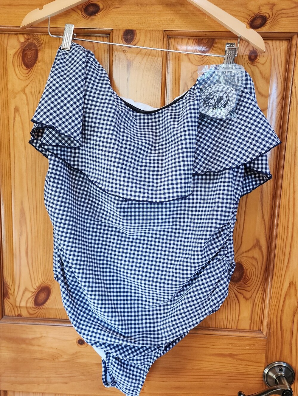 Kona Sol Off-Shoulder Gingham Ruffle Women’s Top - Navy/White, NWT, 22W